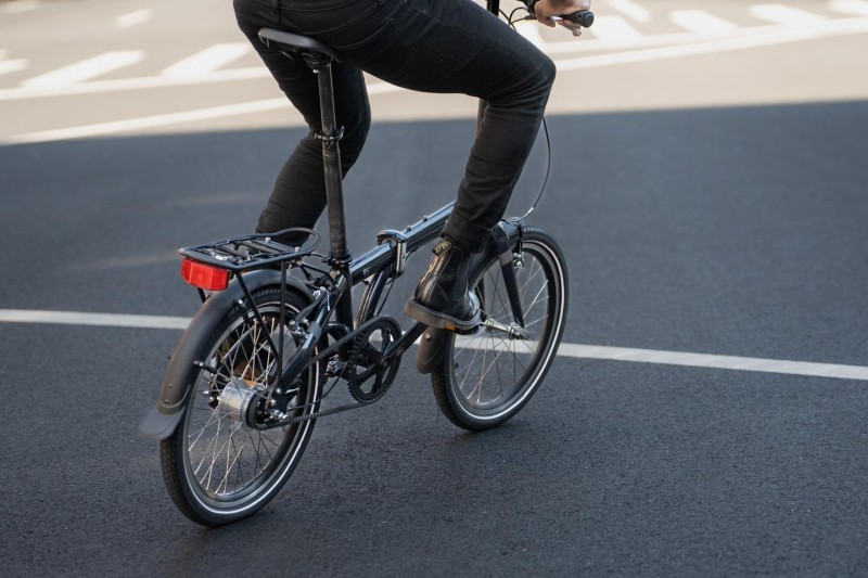 Priority представляет недорогой складной пригородный велосипед с ременным приводом