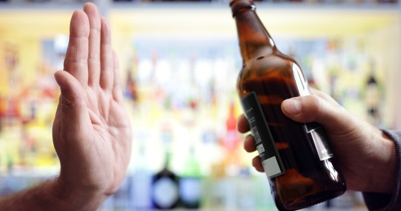 Мужчинам следует отказаться от алкоголя за 3 месяца до создания семьи, показывают исследования